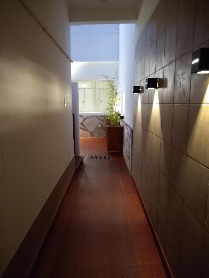 Urban 483 *